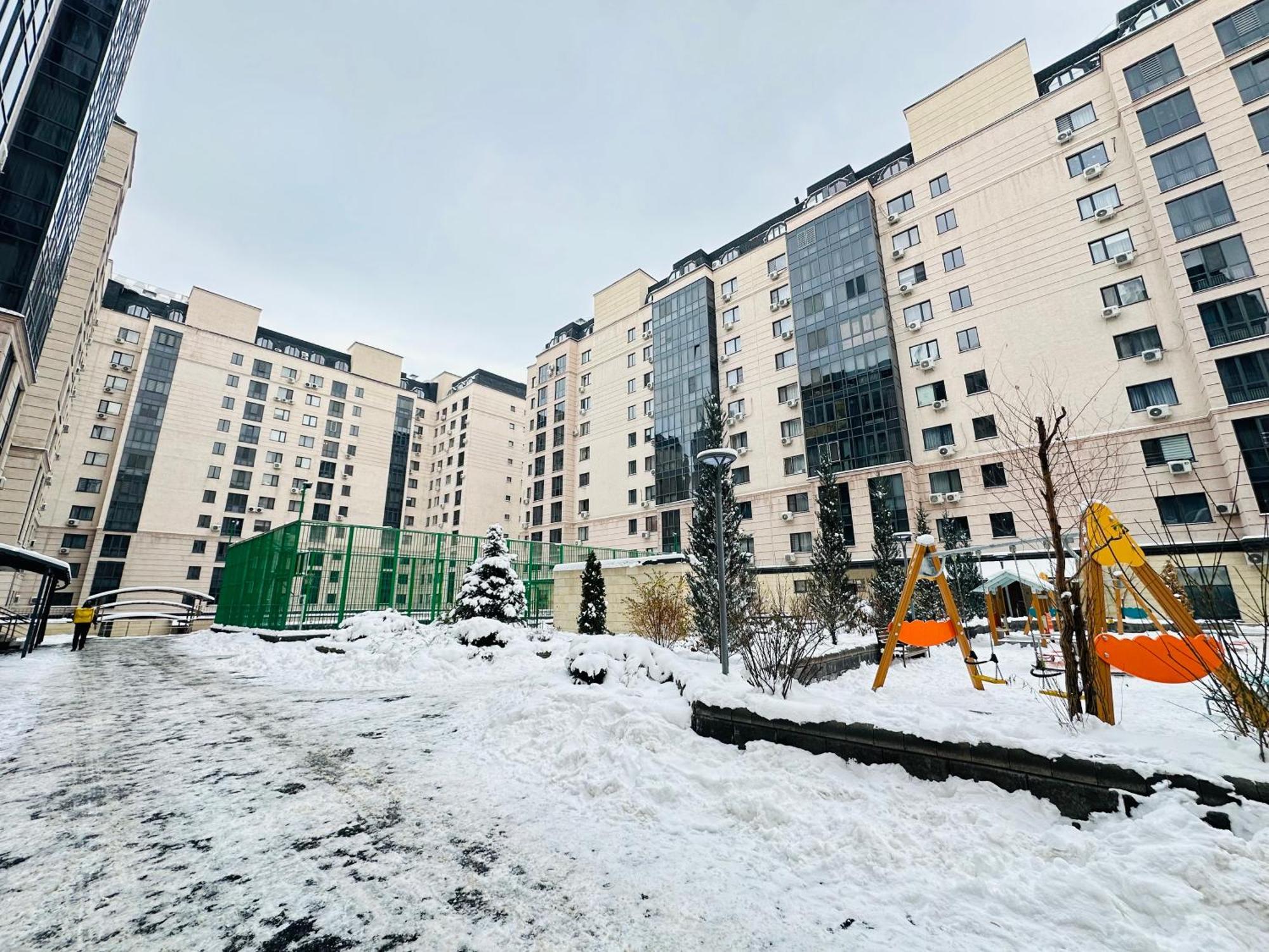 Apartamento Vostochnyi Park Apartament In The Center Of Almatý Exterior foto